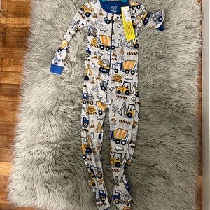 Childrens place feetie pajamas 3T